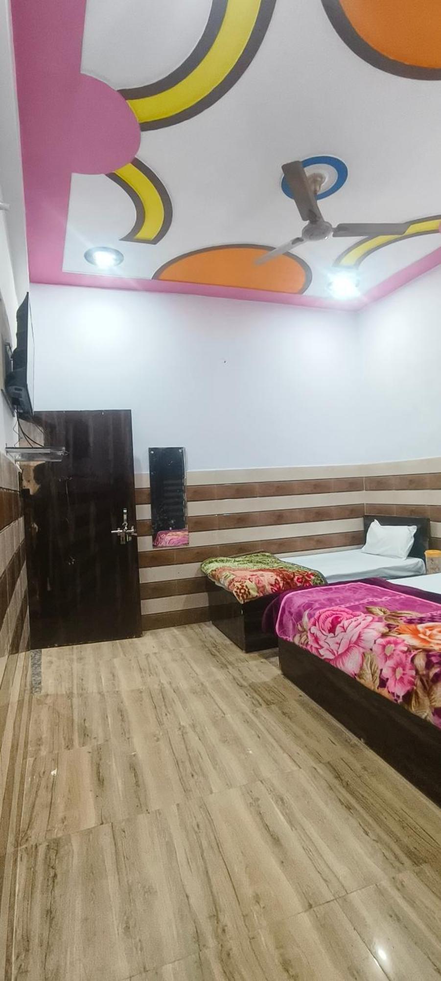 Hotel K.D.Dham Near Prem Mandir1 Vrindāvan Zewnętrze zdjęcie