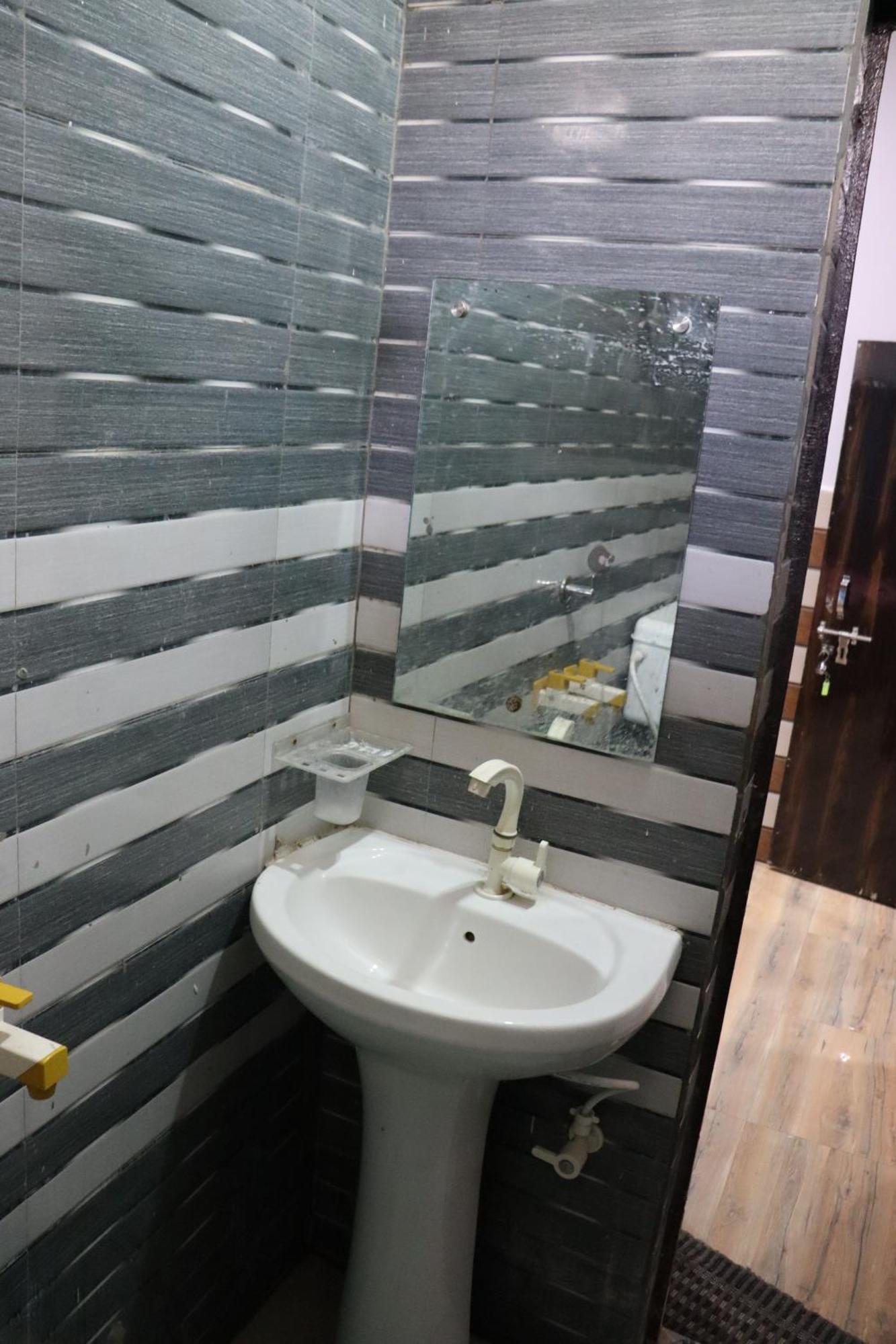 Hotel K.D.Dham Near Prem Mandir1 Vrindāvan Zewnętrze zdjęcie
